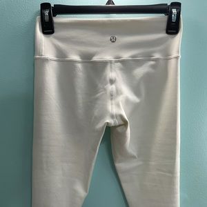 LULULEMON cropped white leggings